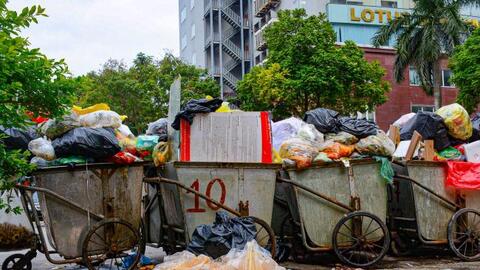 Bãi rác Nam Sơn dừng hoạt động, rác thải chất đống tại Hà Nội