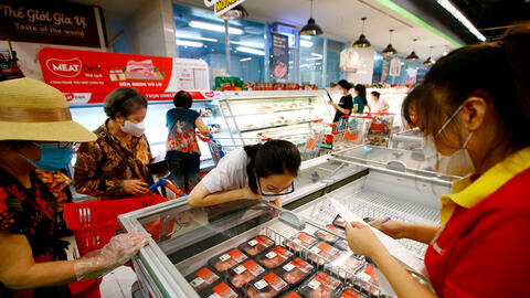 Giá thịt bò nhập khẩu, cá nước ngọt giảm mạnh