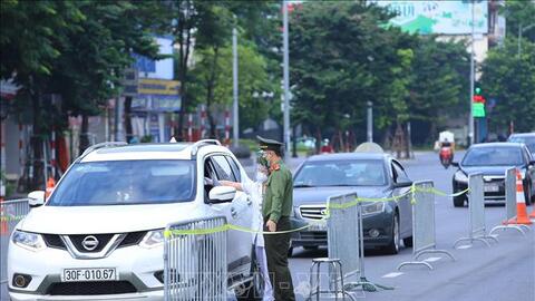 Từ 8/9, Hà Nội kiểm soát chặt những người ra, vào vùng 1