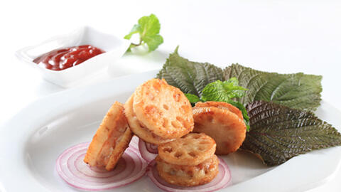 Cách làm củ sen kẹp tôm thịt chiên giòn đơn giản mà ngon