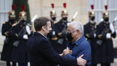 Diễn biến COVID-19: Lãnh đạo châu Âu tự cách ly hàng loạt sau khi tiếp xúc với Tổng thống Pháp