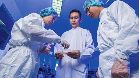 Gia đình quyền lực của hãng sản xuất vaccine Covid-19 'made in Việt Nam'