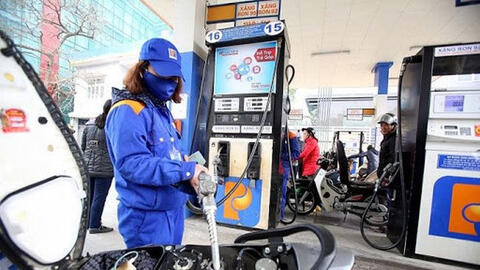 Giá xăng lên mức cao nhất lịch sử
