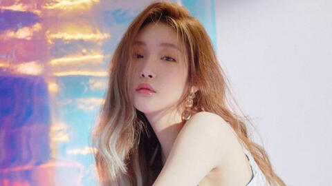 Xôn xao tin đồn nữ ca sĩ Hàn Quốc Chungha bị cách ly vì nghi nhiễm virus covid-19