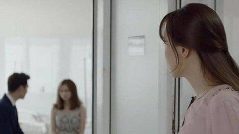 Tình cờ nhìn thấy chìa khóa lạ trong ô tô, vợ tò mò tìm kiếm rồi phát hiện bí mật của chồng