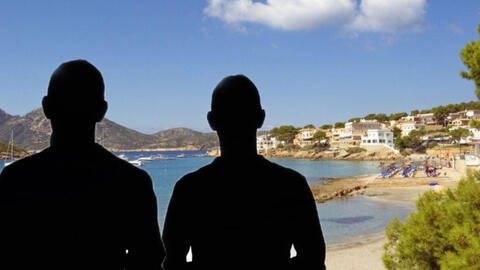 Hai nghệ sĩ nổi tiếng của Việt Nam bị cáo buộc cưỡng hiếp cô gái Anh 17 tuổi