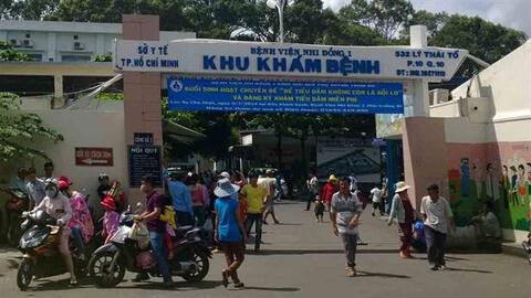 Người bán hàng rong trước cổng BV Nhi đồng 1 dương tính COVID-19