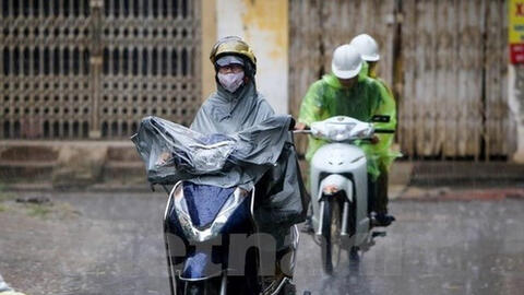 Khu vực miền Bắc duy trì mưa dông, Trung Bộ nắng nóng kéo dài