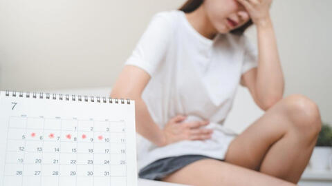 Chướng bụng, tích nước trong cơ thể thời kì "đèn đỏ" gây tăng cân: Làm sao để hết?