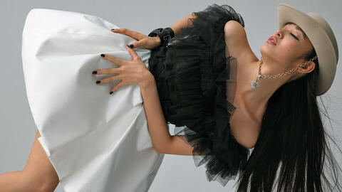 Ngất ngây với những bộ đôi thời trang xuân 2020 năng động