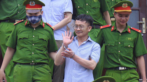 Nâng điểm thi ở Hòa Bình: "Chỉ cần một mình bị cáo nhận tội, còn lại vợ con ở ngoài các anh sẽ lo liệu"