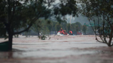 Trung Quốc phát cảnh báo mưa to liên tục 28 ngày