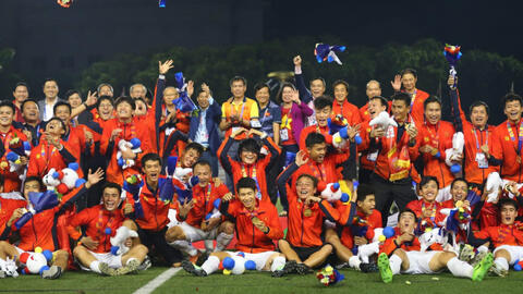 Không khí trên SVĐ Rizal Memorial sau trận chung kết Việt Nam - Indonesia