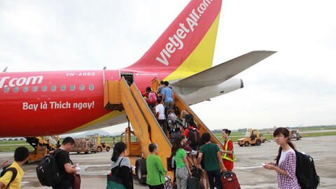Vietjet Air tiếp tục hoãn chuyến, hành khách “khóc ròng”