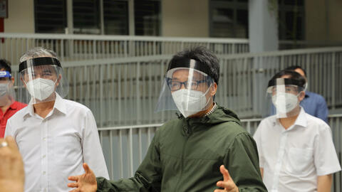 Phó Thủ tướng Vũ Đức Đam kiểm tra công tác phòng chống dịch COVID-19 tại quận 10, TP HCM