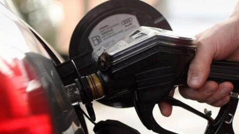 Giá xăng nhập lại giảm về mức 22.000 đồng/lít