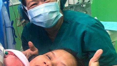 Chuyện lạ: Bệnh viện Từ Dũ cho sản phụ nghe nhạc trong lúc mổ lấy thai