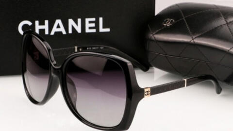 Bắt giữ hàng trăm kính mát giả nhãn hiệu Chanel