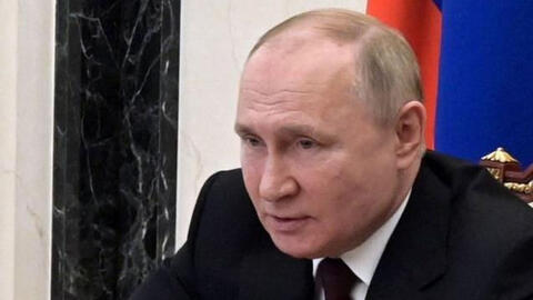 Putin ra lệnh cho các hoạt động quân sự ở Ukraina, yêu cầu lực lượng Kyiv đầu hàng