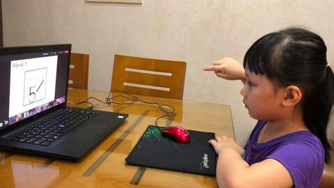 Bộ GDĐT khẳng định, học sinh lớp 1,2 không bắt buộc thi trực tiếp