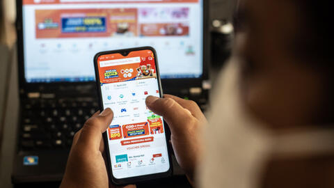 Người Việt mê "chốt đơn" trên Shopee, Lazada, chi 32 nghìn tỷ trong một tháng để mua món hàng đặc biệt