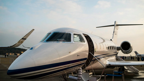 Evergrande bán 2 máy bay với giá hơn 50 triệu USD để trả nợ