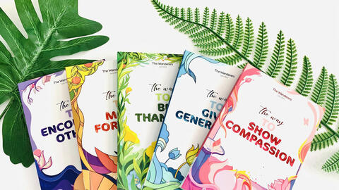 The Way, bộ sách '2 trong' nên có trên kệ sách