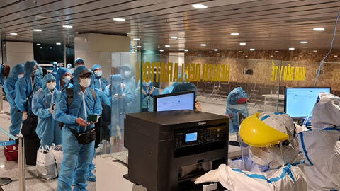 Tạm dừng, hạn chế việc nhập cảnh đối với người nước ngoài, người Việt Nam ở nước ngoài