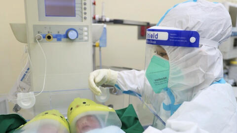 Chăm sóc trẻ mới sinh thế nào khi mẹ nhiễm Covid-19 nặng?