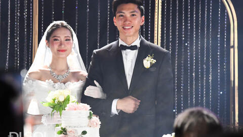 Đoàn Văn Hậu sáng nhất sân vận động thôn quê trong trận đấu quan trọng nhất của cuộc đời