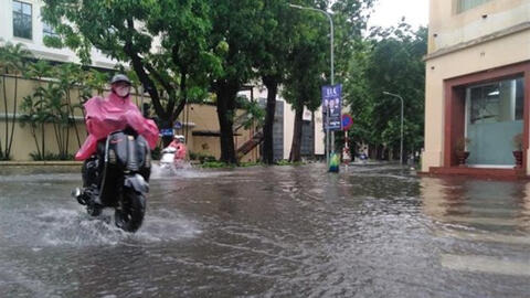 Tiếp tục mưa to những ngày tới, Hà Nội có 11 điểm đen nguy cơ ngập lụt