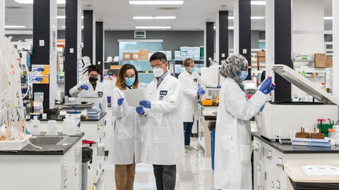 Việt Nam phải có vaccine sản xuất trong nước sớm nhất có thể