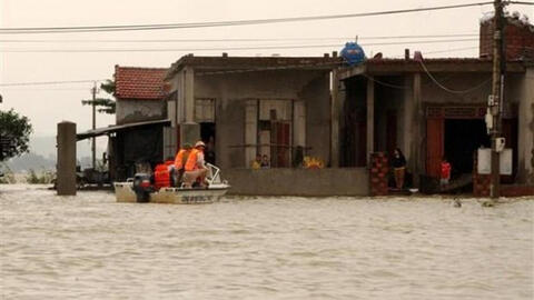 Áp thấp nhiệt đới có khả năng mạnh lên thành bão, miền Trung mưa lớn
