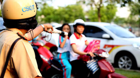 Từ tháng 8, CSGT chỉ được dừng xe trong 4 trường hợp sau