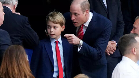 William và Kate đang "bí mật đào tạo" con trai cả trở thành vị vua tương lai, giúp con "không hoảng sợ" khi thực hiện các nhiệm vụ hoàng gia