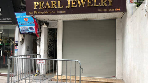 Phong tỏa một căn nhà ở phố Hàng Gai vì liên quan ca nghi nhiễm Covid-19