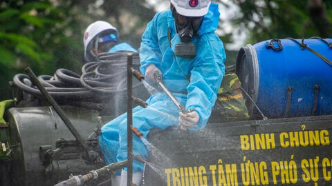 Thứ trưởng Bộ Y tế: Đỉnh dịch dự kiến trong vòng 10 ngày tới