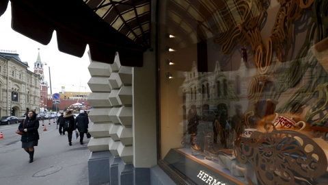 Hàng loạt thương hiệu hàng xa xỉ 'tháo chạy' khỏi Nga