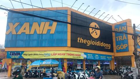 Người dùng giảm mua điện thoại, điện máy vì COVID-19, Thế Giới Di Động đẩy mạnh bán đồng hồ, rau cá cứu doanh thu