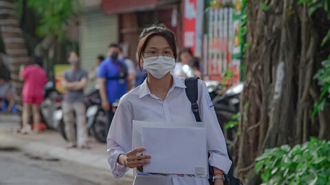 Thí sinh cả nước bước vào môn thi đầu tiên