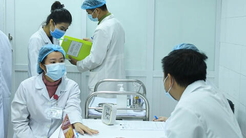 Tình hình sức khỏe của 3 người đầu tiên tiêm vắc xin Covid-19 của Việt Nam