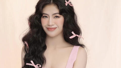 Thanh Nhã khoe vóc dáng nuột nà, xinh đẹp đón tuổi 22