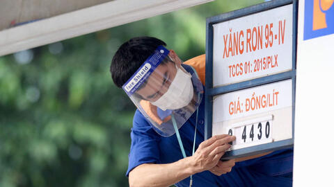 Giá xăng tiếp tục tăng, lên mức cao nhất trong lịch sử