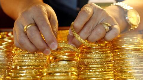 Giá vàng tiếp tục giảm sốc, về quanh 56 triệu đồng mỗi lượng