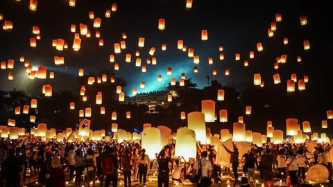 Du lịch Thái Lan tháng 11: Lễ hội thả đèn trời hấp dẫn ở Chiang Mai