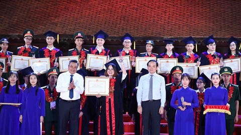 Hà Nội vinh danh 96 Thủ khoa tốt nghiệp xuất sắc năm 2023