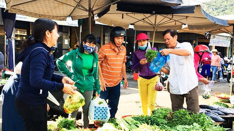 Giá các mặt hàng thiết yếu giữ ổn định