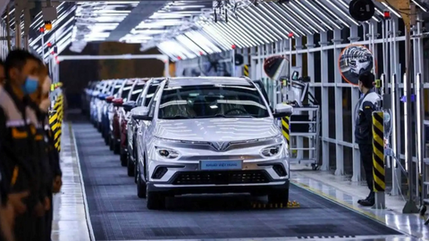 Cột mốc quan trọng của VinFast và những chiếc ô tô 'cây nhà lá vườn' đầu tiên của Việt Nam