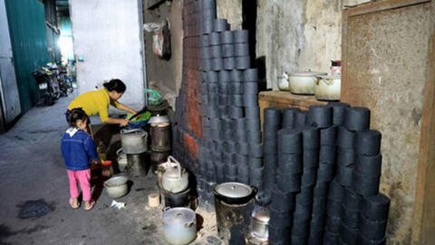 Than tổ ong độc hại thế nào mà Hà Nội phải "xóa sổ" ?