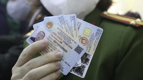 Bộ Công an nói gì về việc người dân làm thẻ căn cước vài tháng chưa được nhận?